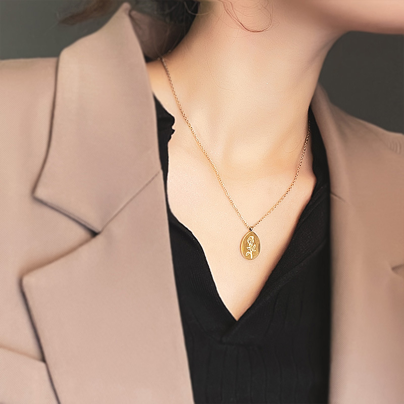 القلائد الفولاذ المقاوم للصدأ  - مراجعة Birth Flower Necklace وسعره